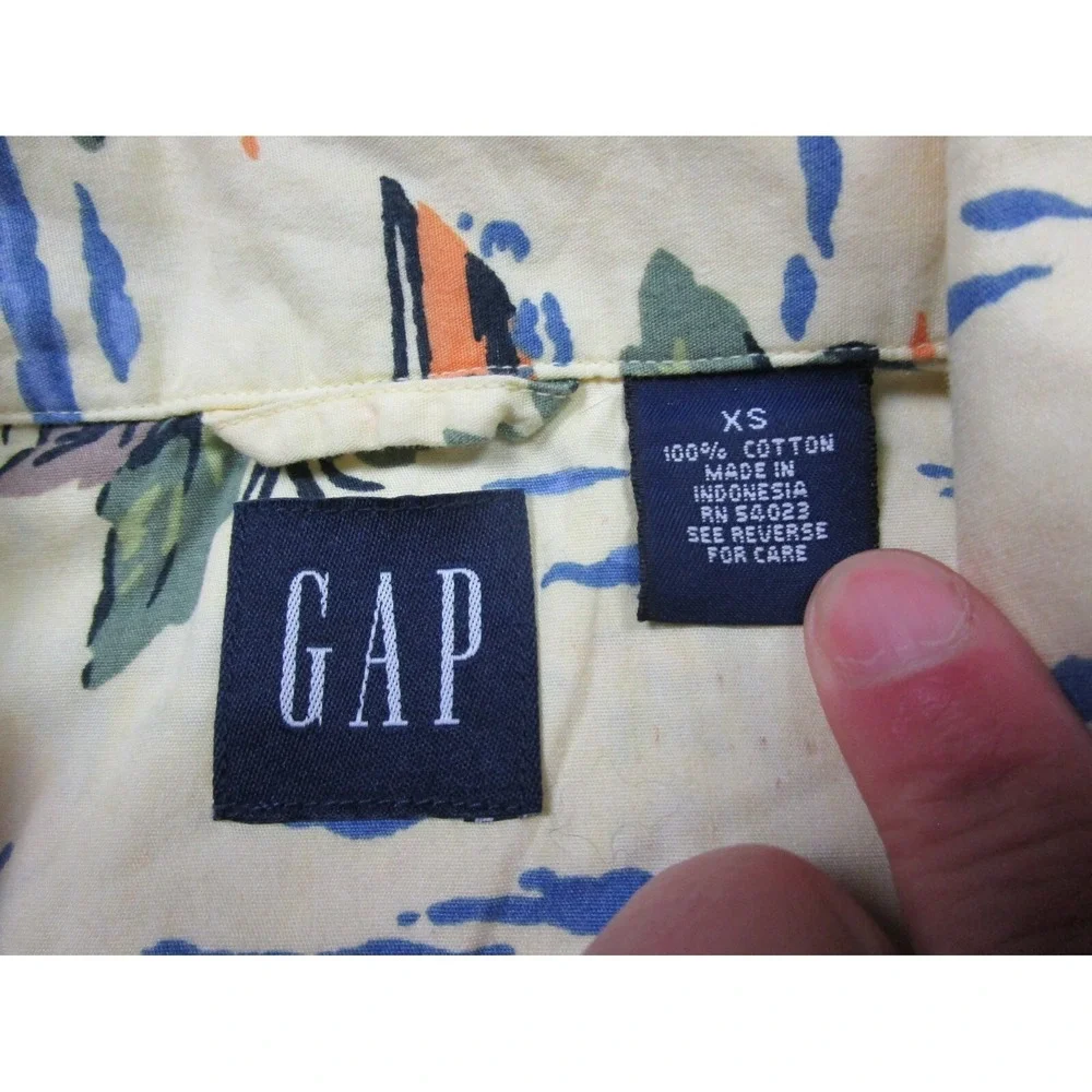 GAP Shirt Mens (XS) Hawaiian Aloha‎ Surfer Print Short Sleeve Summer Button Up